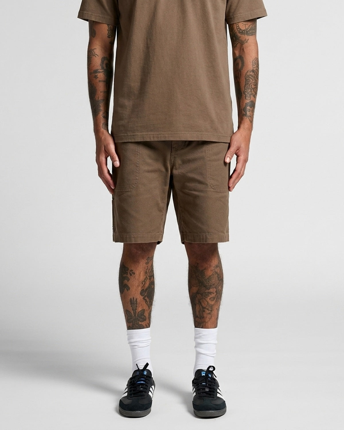 WALNUT Front